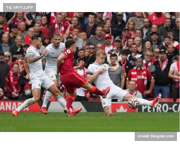 吉拉西连场破门4-0弗赖堡，多特15球9号位终结确定前四欧冠席位